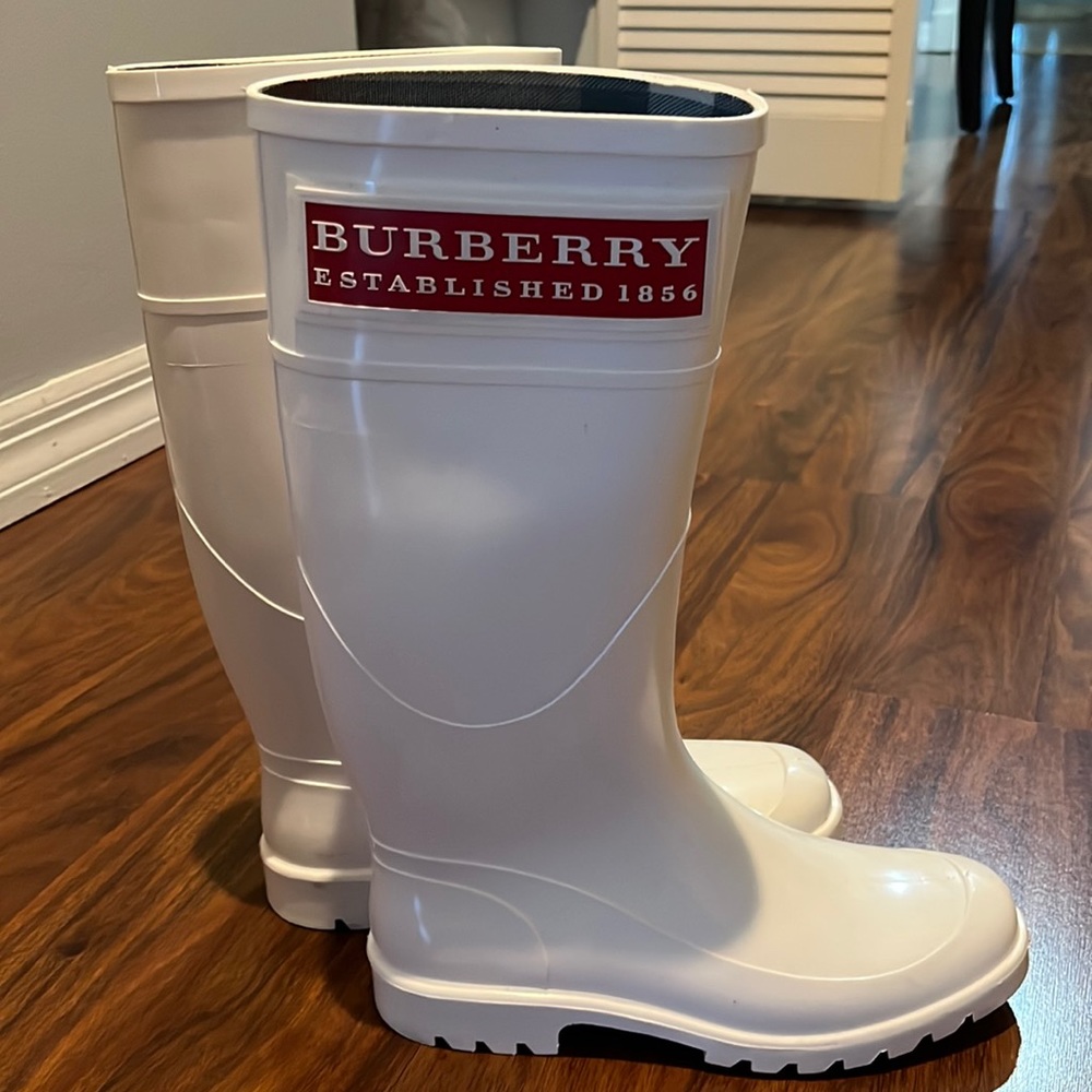 Burberry rainboots